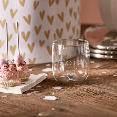 Wasserglas transparent, mundgeblasen mit Herz und Silberglitzer – Good Day (T11, G55) | Rivièra Maison - Esszett Luxury | Stilvolles Wohnen mit Charakter