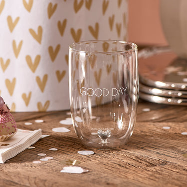 Wasserglas Transparent, mundgeblasen mit Herz und Silberglitzer, 12,5 cm hoch – Good Day T11 G55 | Rivièra Maison - Esszett Luxury | Stilvolles Wohnen mit Charakter