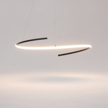 Pendelleuchte Minimalistisches Schwarzes Metallgehäuse LED – Curve | Maytoni - Esszett Luxury | Stilvolles Wohnen mit Charakter