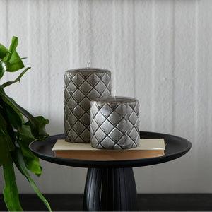 Stumpenkerze Beige Karomuster Paraffin (ØxH 9,5x10) - Pillar | Rivièra Maison - Esszett Luxury | Stilvolles Wohnen mit Charakter