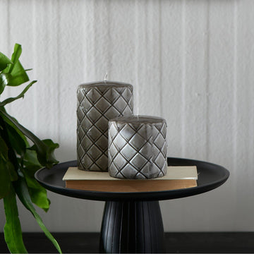 Stumpenkerze Beige, Rautenmuster, Paraffin (ØxH 7x10) - Pillar | Rivièra Maison
