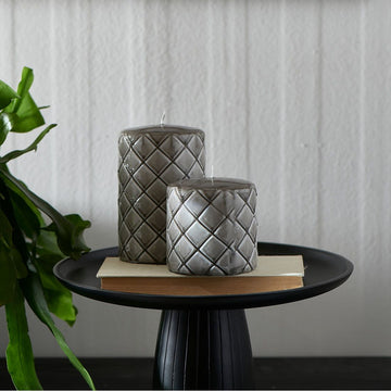 Stumpenkerze Weiß, Rautenmuster, Paraffin 7×10 - Pillar | Rivièra Maison