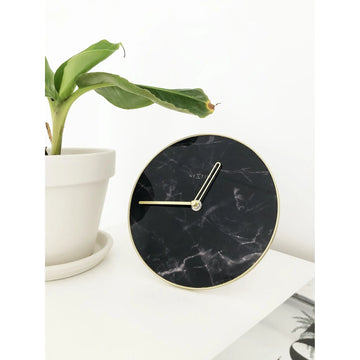 Tischuhr – Marmorglas, Goldene Zeiger, Stilles Werk - Marble | NeXtime