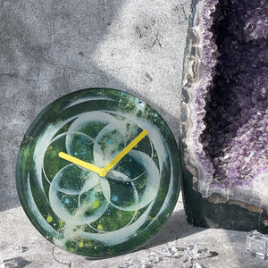 Tischuhr – Kosmisches Muster, Gehärtetes Glas, Lautloses Uhrwerk - Cosmo Tisch | NeXtime