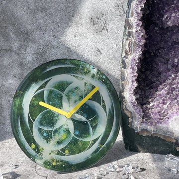 Tischuhr – Kosmisches Muster, Gehärtetes Glas, Lautloses Uhrwerk - Cosmo Tisch | NeXtime