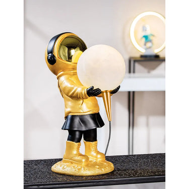Tischleuchte – Goldener Astronaut, LED Kugel, Schwarze Akzente - Apollo | Gilde