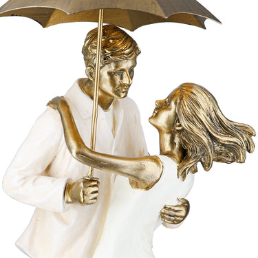 Skulptur – Metallische Optik, Paar Design, Goldene Akzente - Love in the Rain | Gilde
