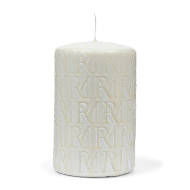 kerze Weiß Paraffin mit geprägtem Monogramm L – Monogram | Rivièra Maison - Esszett Luxury | Stilvolles Wohnen mit Charakter