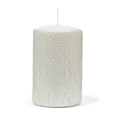 kerze Weiß Paraffin mit geprägtem Monogramm L – Monogram | Rivièra Maison - Esszett Luxury | Stilvolles Wohnen mit Charakter