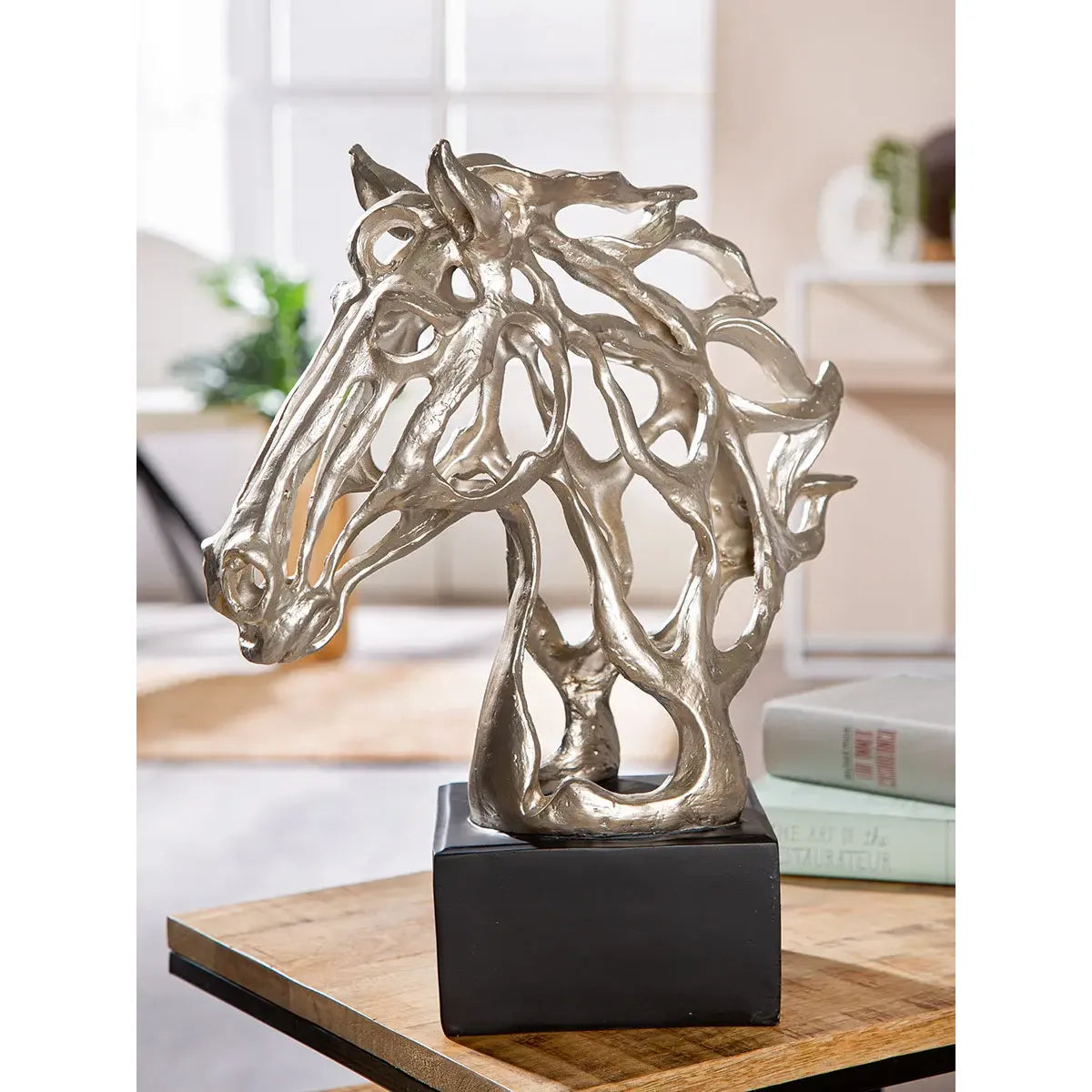 Skulptur – Silbernes Kunstharz, Metallische Optik, Pferdeform - Cheval | Gilde