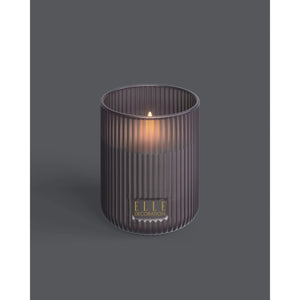 LED-Kerze – Geriffeltes Glas, Echtwachs Optik, Flackernde LED - Belleville | ELLE Decoration