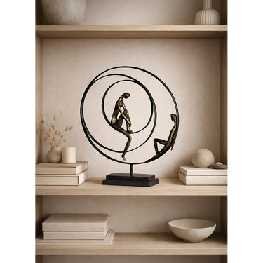 Skulptur – Bronzefarbene Oberfläche, Paarmotiv, Strukturierte Form - Patience | Gilde