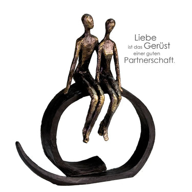 Skulptur – Bronzefarbenes Finish, Inniges Paar, Strukturierte Oberfläche - Close | Gilde