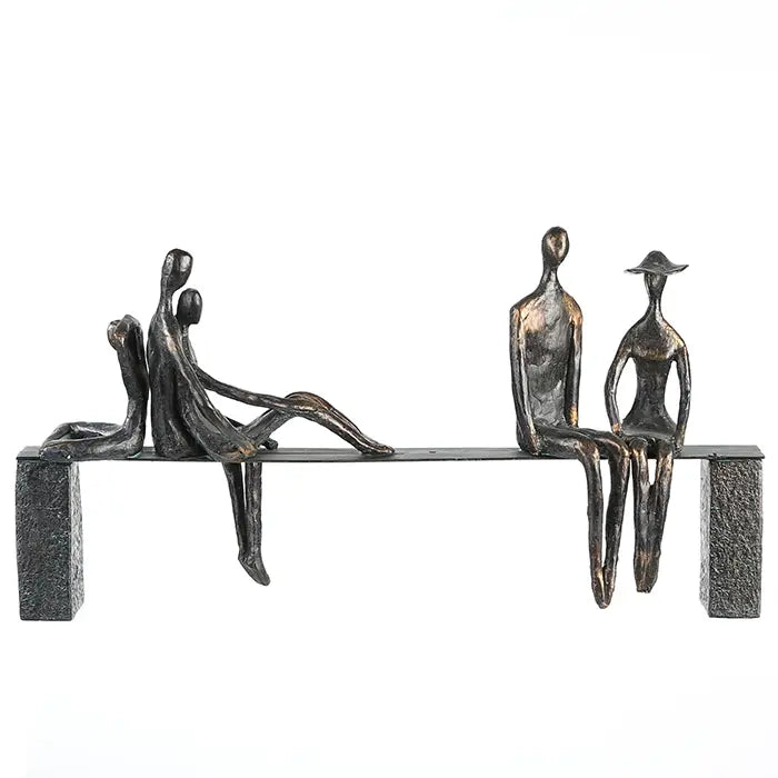 Skulptur – Bronzefarbene Figuren, Schwarze Bank, Strukturierte Oberfläche - Leisure | Gilde