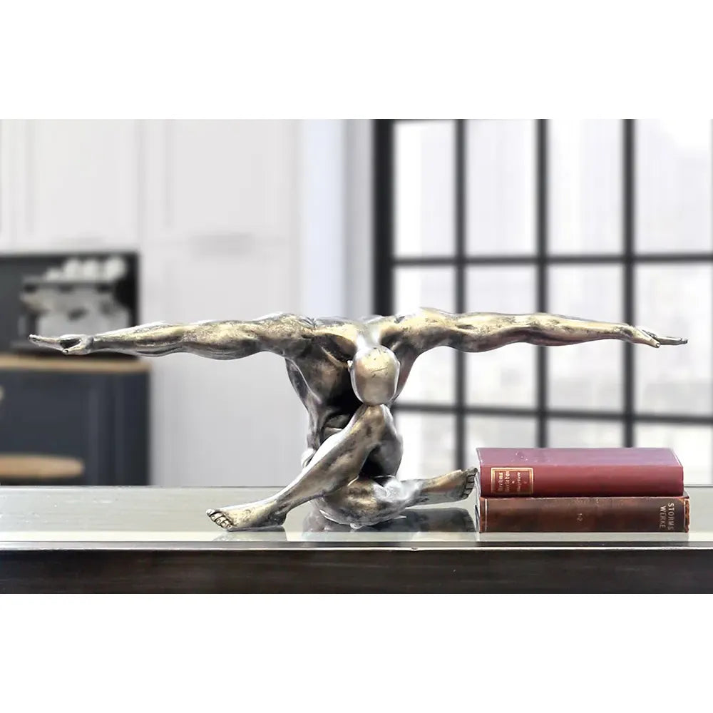 Skulptur – Champagnerfarbe, Antike Optik, Matter Schimmer, Höhe 20 cm - Cliffhanger | Gilde