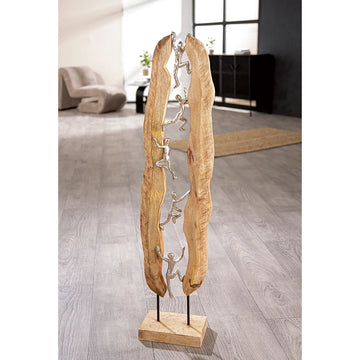 Skulptur – Klettermotiv, Aluminium Holz Design, Naturfarbenes Finish - To the Top | Gilde