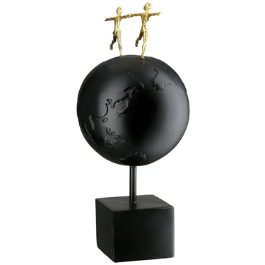 Skulptur – Schwarzes Kunstharz, Goldene Akzente, Weltkugel Motiv - Around the World | Gilde