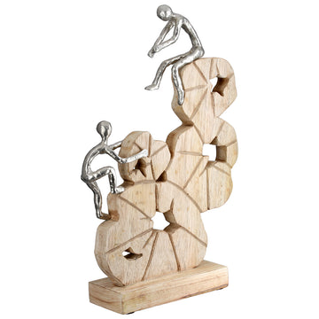Skulptur – Mangoholz Material, Kletter Motiv, Geometrisches Design - To the Peak | Gilde