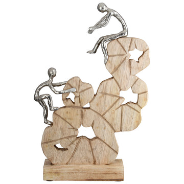 Skulptur – Mangoholz Material, Kletter Motiv, Geometrisches Design - To the Peak | Gilde