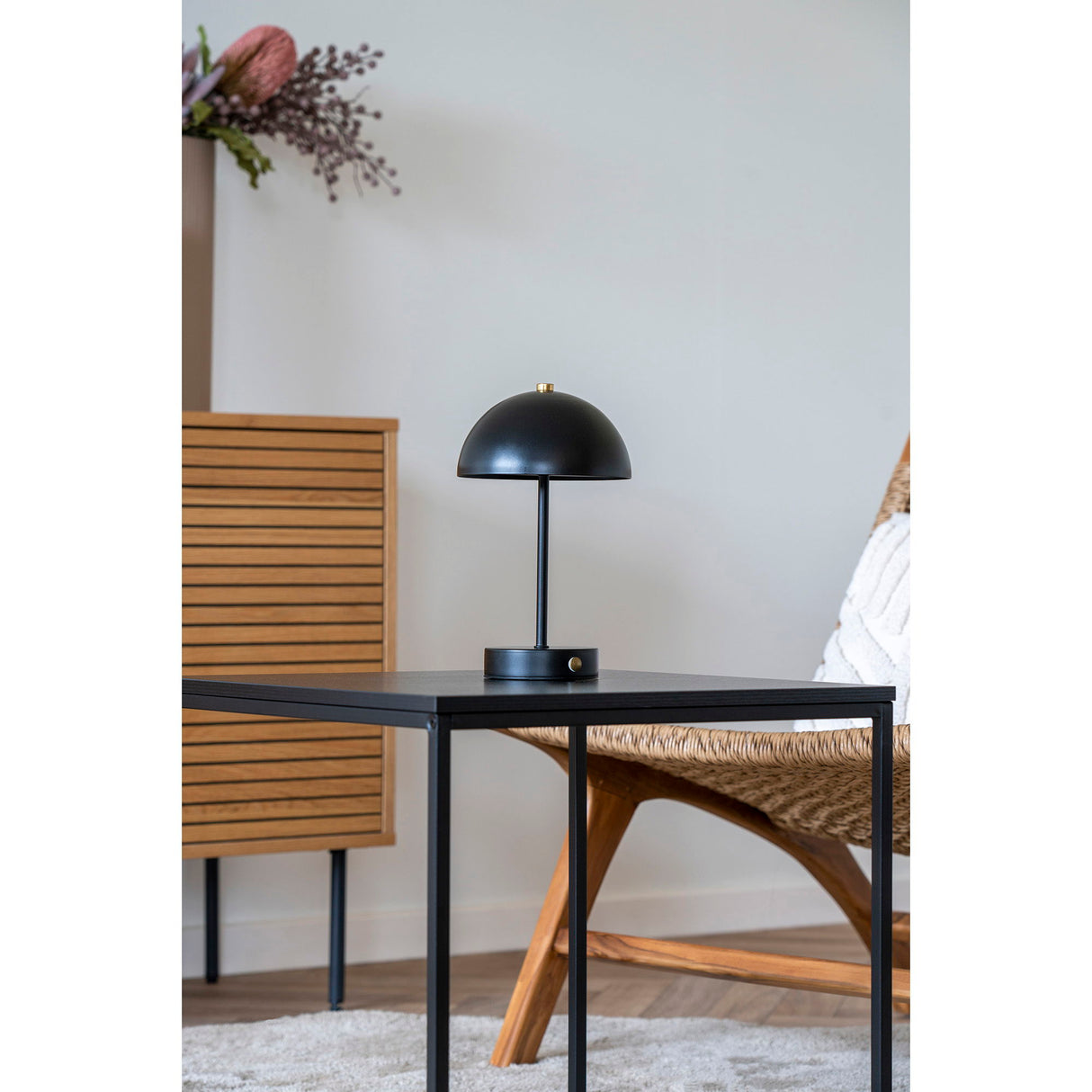 Tischleuchte – Schwarzes Metall, Wiederaufladbare LED, 25 cm Höhe - Holt | House Nordic