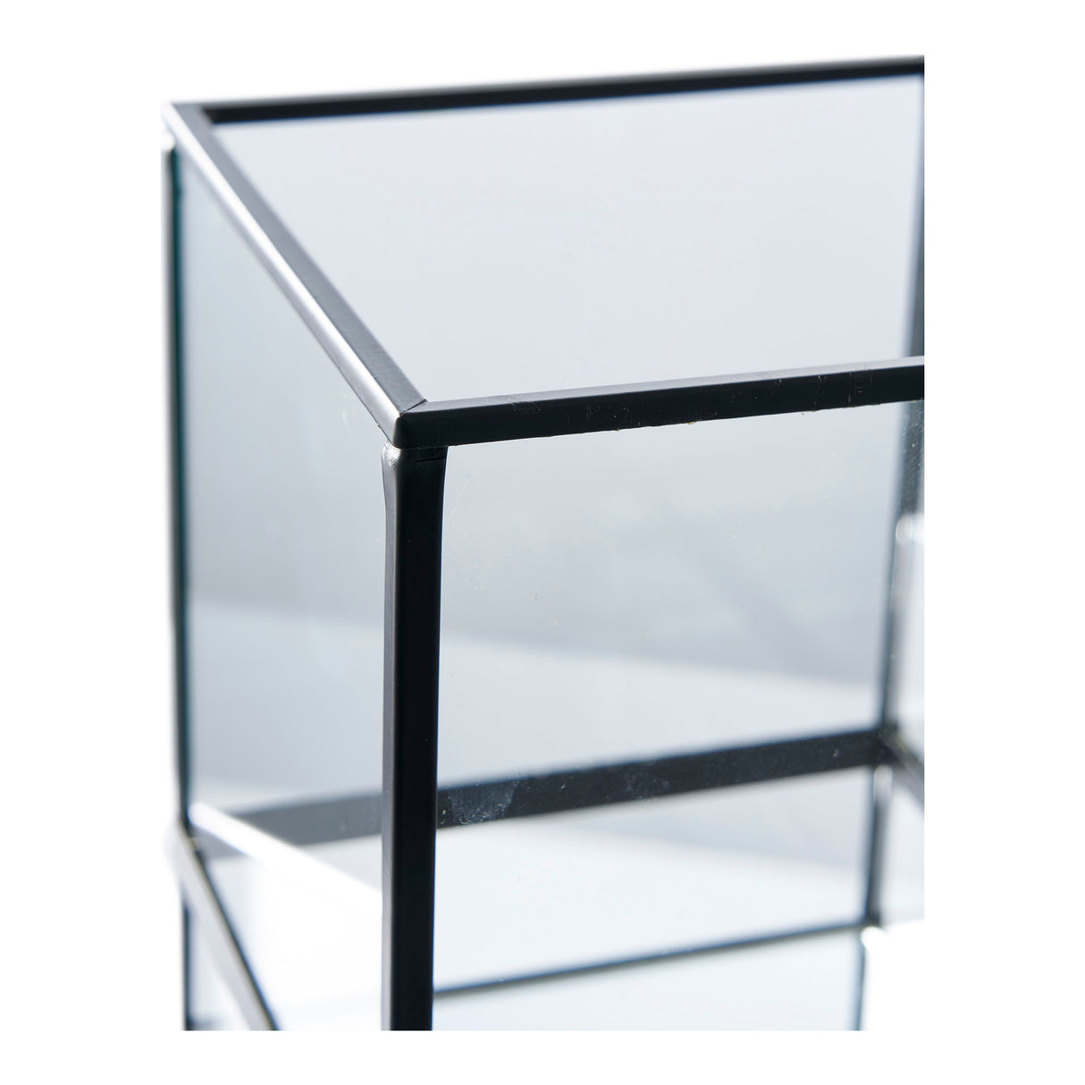 Kerzenhalter – Schwarzes Metall, Klare Glasflächen, 15 cm Höhe - Hurricane | House Nordic