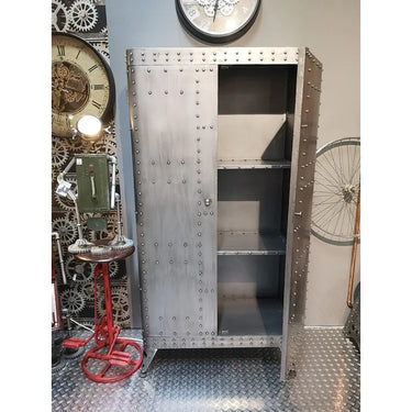 Schrank – Markante Metalloptik, Recyceltes Material, Hohe Präsenz, 181 cm - Aviation | Gilde