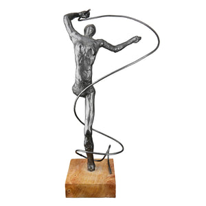 Skulptur – Akrobatische Pose, Spiral Element, Mangoholz Sockel, 36.5cm Höhe  - Körpergefühl | Gilde