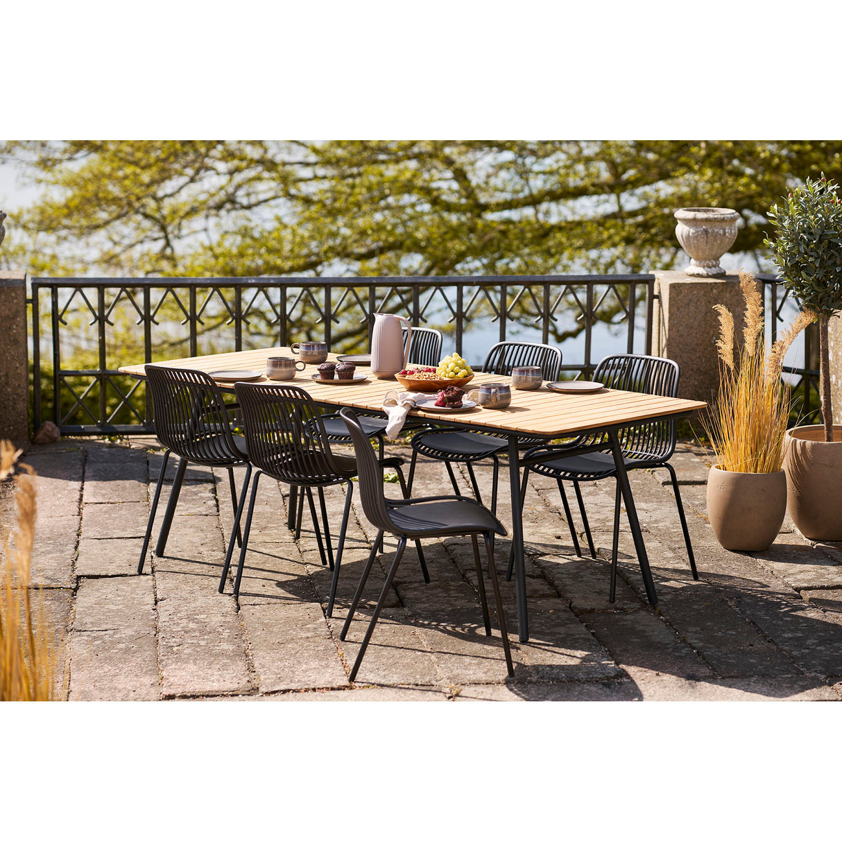 Gartenstuhl –  Stapelbar, UV-fest, Schwarzes PP - Branson | House Nordic