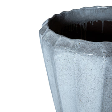 Vase aus Keramik, rund, weiß mit gerippter Struktur – Olver | PTMD - Esszett Luxury | Stilvolles Wohnen mit Charakter