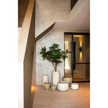 Pot – Ceramic Material, Round Shape, White Surface – Dezzel | PTMD