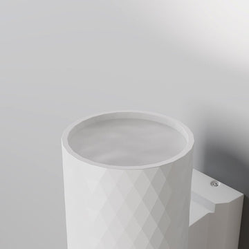 Wandleuchte mit weißem Aluminiumgehäuse und versiegeltem Sicherheitsglas – Bowery | Maytoni - Esszett Luxury | Stilvolles Wohnen mit Charakter