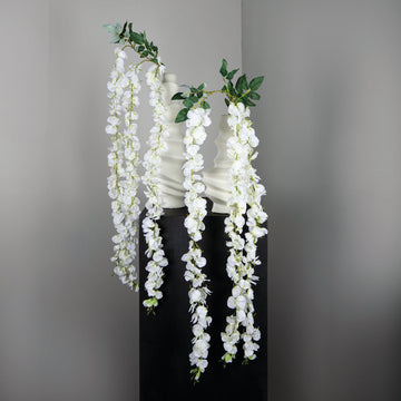 künstliche blume Glyzinie hängend mit filigraner Struktur und dekorativer Ausführung – Garden Flower | PTMD - Esszett Luxury | Stilvolles Wohnen mit Charakter