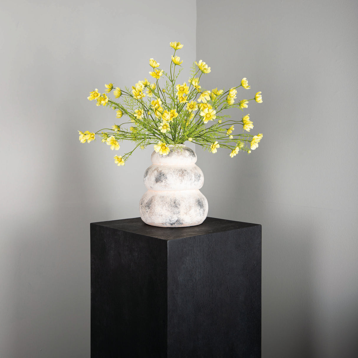 künstliche blume Cosmos mit detailreichen Knospen und dekorativer handgearbeiteter Ausführung – Garden Flower | PTMD - Esszett Luxury | Stilvolles Wohnen mit Charakter