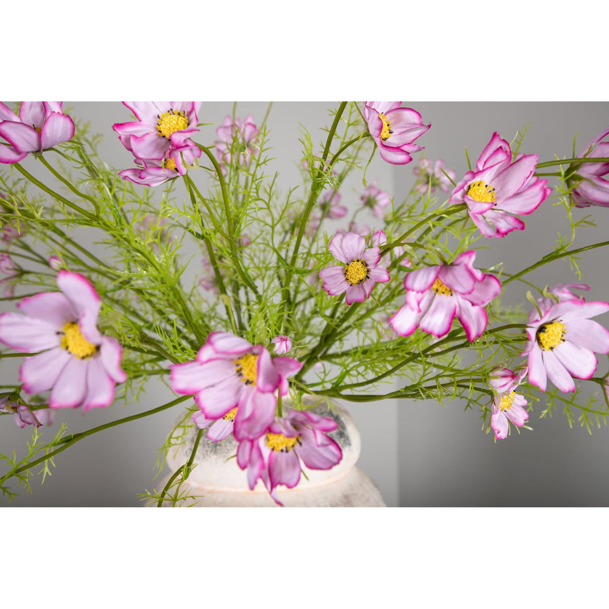 künstliche blume Cosmos mit filigranen Knospen und dekorativer handgearbeiteter Ausführung – Garden Flower | PTMD - Esszett Luxury | Stilvolles Wohnen mit Charakter