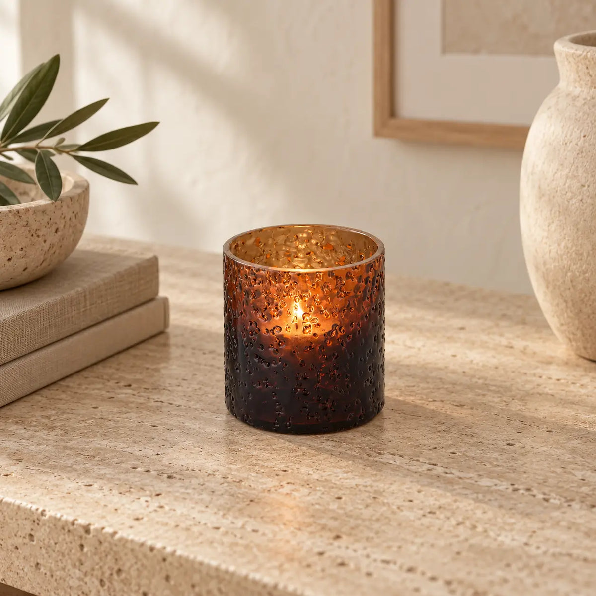 Teelichthalter aus Glas mit Perlenstruktur & dunklem Boden S – Saida | PTMD