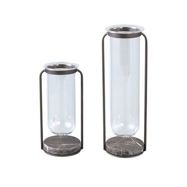 Vase aus massivem Glas, runde Form, Metall - und Marmorsockel – Kirsa S | PTMD - Esszett Luxury | Stilvolles Wohnen mit Charakter