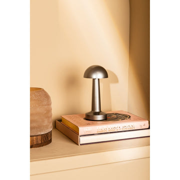 LED-Tischlampe – Aluminium Gehäuse, Runde Schirmform, Silber Farbgebung – Saraann | PTMD
