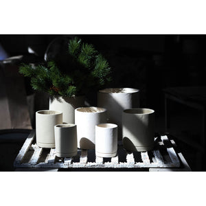 Blumentopf - Zylindrischer Zement, Runde Form, Matte Oberfläche, Taupe, S – Vik | PTMD