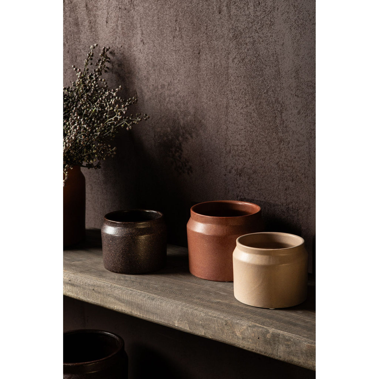 Plant Pot – Cream-colored surface, Round shape, Rim texture, Porcelain, S – Jillanne | PTMD