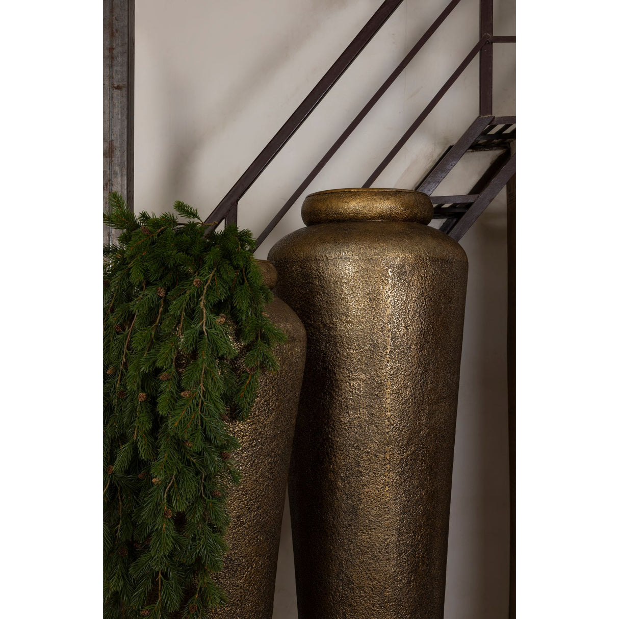 Flower Pot – Round Shape, Cast Aluminum, Gold Finish, S – Zavir | PTMD