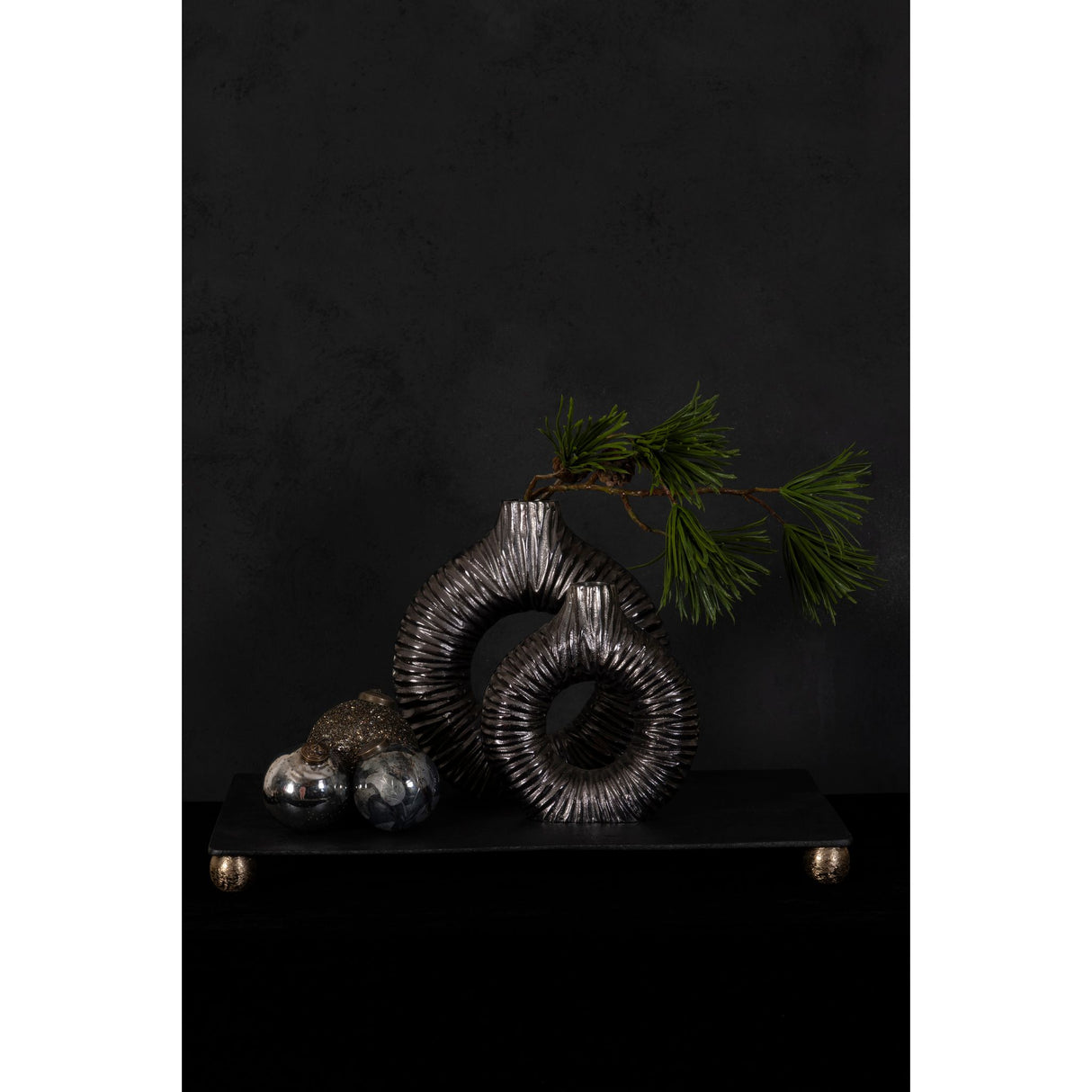 Vase – Modernes Design, Runde Form, Aluminium Material, Silber, S – Jiss | PTMD