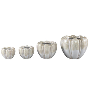 Pot – Cream-colored surface, Round shape, Strong ribbed texture, Stoneware, S – Dugan | PTMD