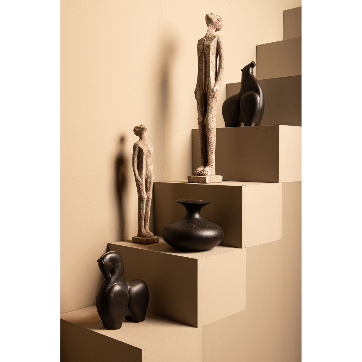 Statue - Steinzeug, Pferdekopf-Design, hohe Form, Schwarz – Honore | PTMD