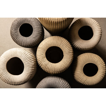 Pot – Linear Structure Design, Round Shape, Taupe Color, Ceramic Material, S – Zinet | PTMD