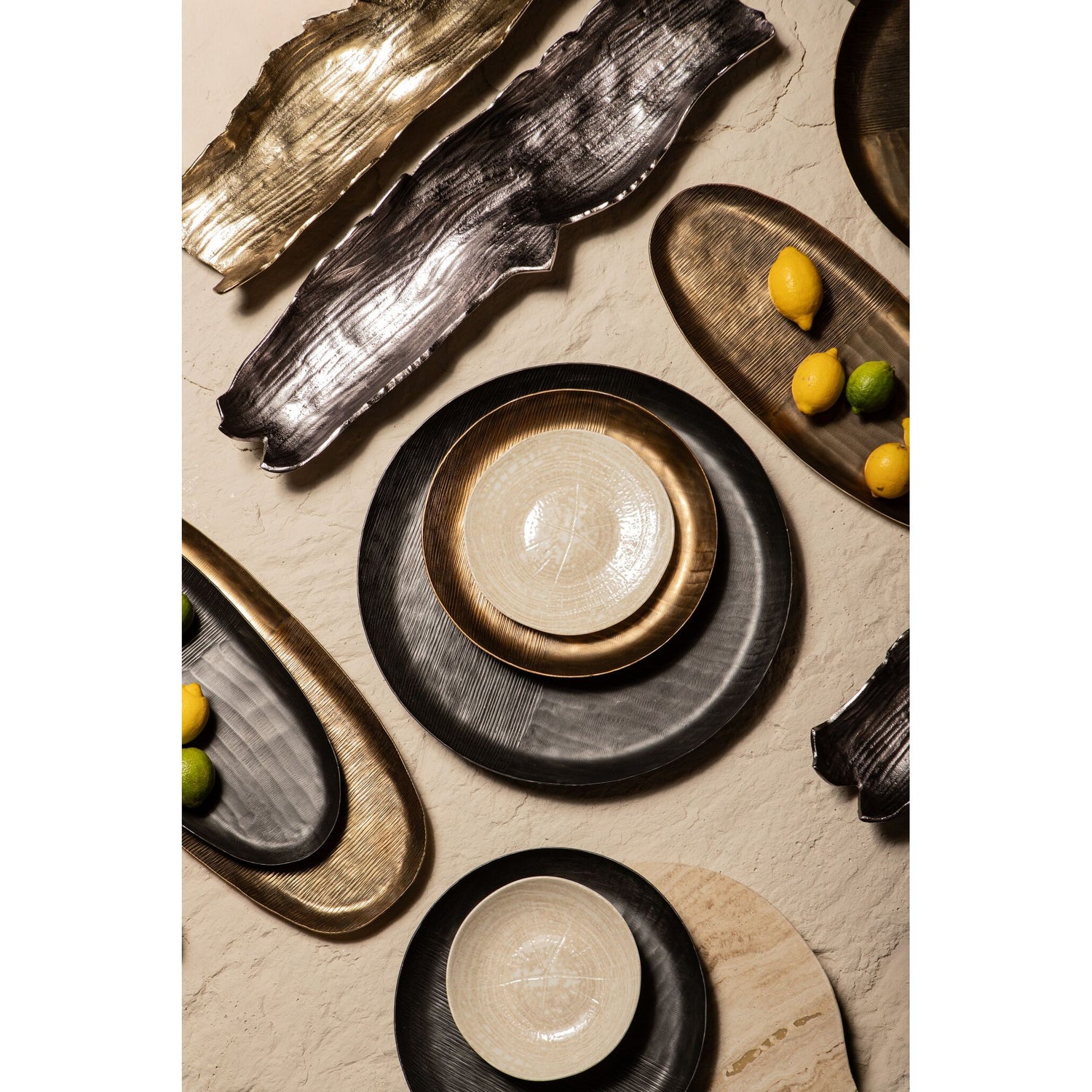 Schale – Geripptes Design, Ovale Form, Aluminium Material, Grau, S – Jowad | PTMD