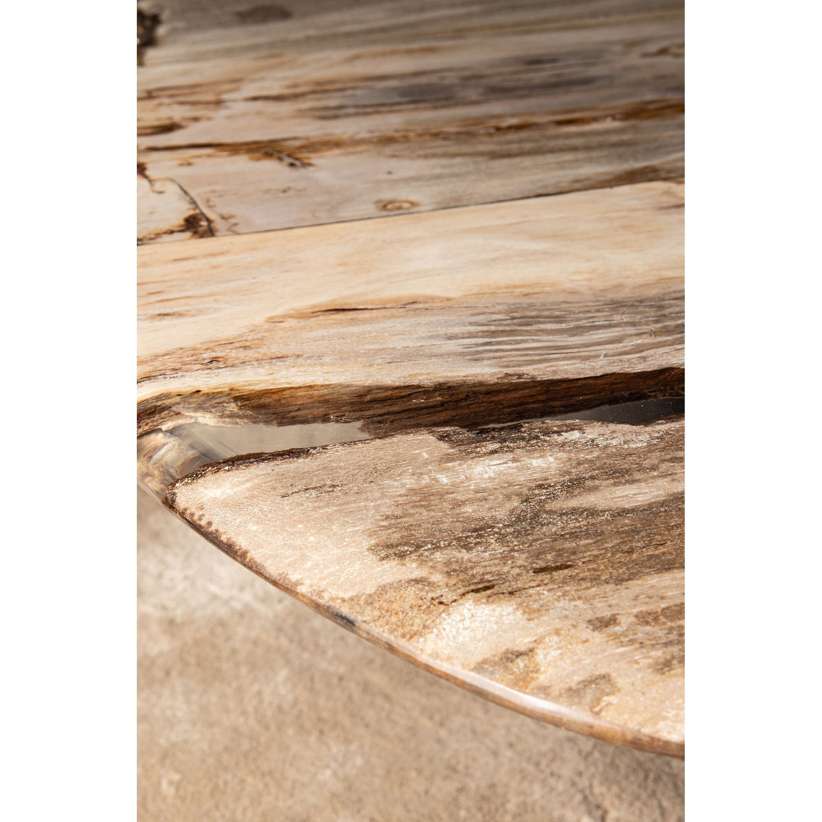 Couchtisch – Versteinertes Holz, Organische Form, Naturbelassene Oberfläche, L – Deeba | PTMD