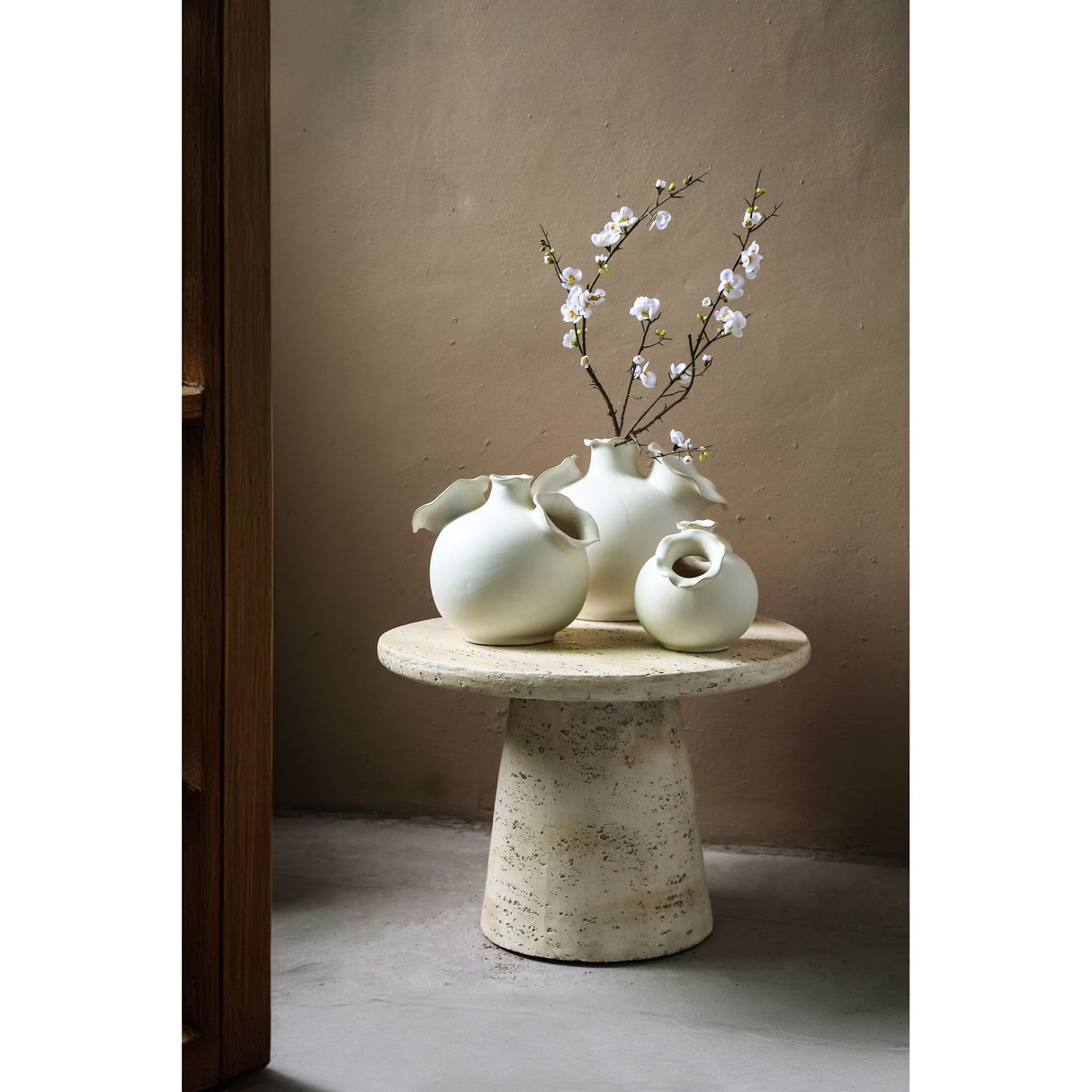 Vase – Wavy Edge Design, Cream Color, Ceramic Material, L – Umme | PTMD