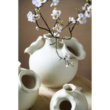 Vase – Wellenkante Design, Cremefarbe, Keramikmaterial, M – Umme | PTMD