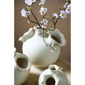 Vase – Wavy Edge Design, Cream Color, Ceramic Material, L – Umme | PTMD