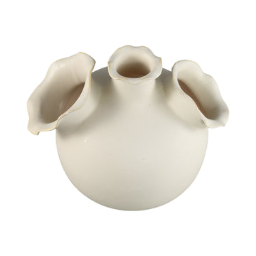Vase – Wavy Edge Design, Cream Color, Ceramic Material, L – Umme | PTMD